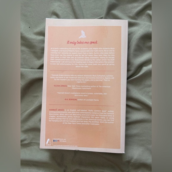 Hannah Grace, Icebreaker and Wildfire probably Smut - Picture 3 of 6